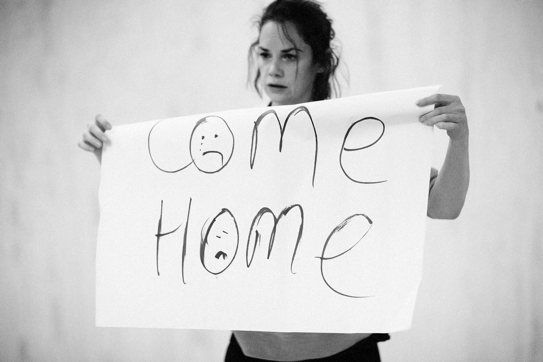 ruthwilsonposts's tweet image. Ruth Wilson in rehearsal for The Human Voice (2022)