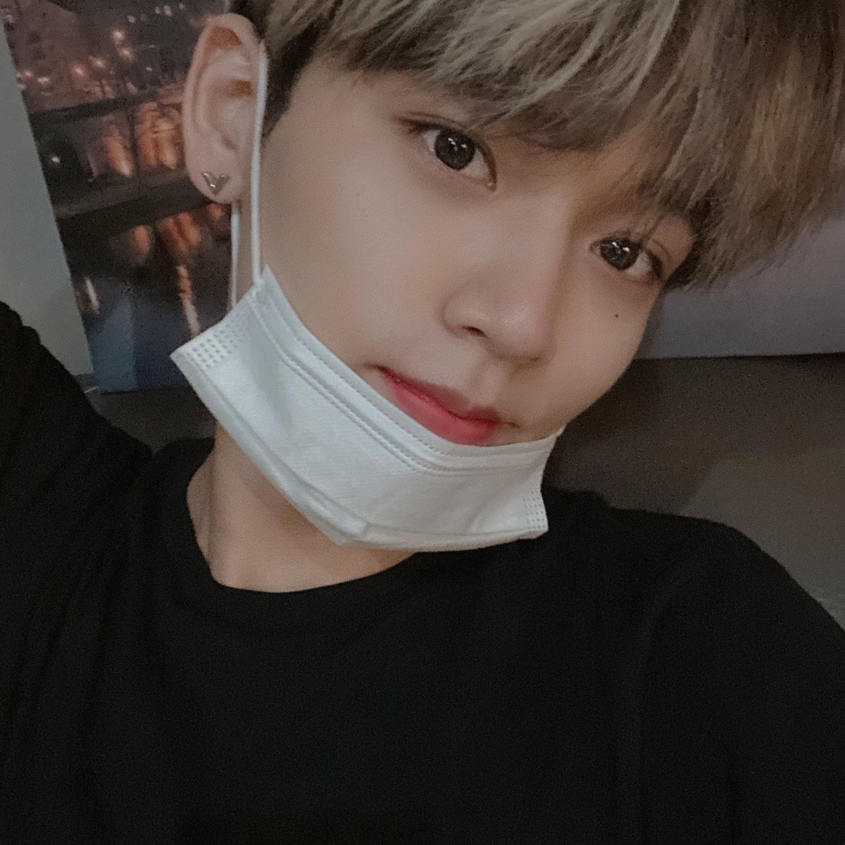 tinyENOi's tweet photo. Happiest happy birthday to our beloved maknae, Yang Hyuk ♥️

Please stay healthy and be happy always! Rays is always by your side ❤️🌟

#HAPPY_HYUK_DAY #HappyHyukDay #혁 #양혁 #이엔오아이 #오메가엑스 #HYUK #YangHyuk #ENOi #OMEGAX https://t.co/UvicLiyWPc