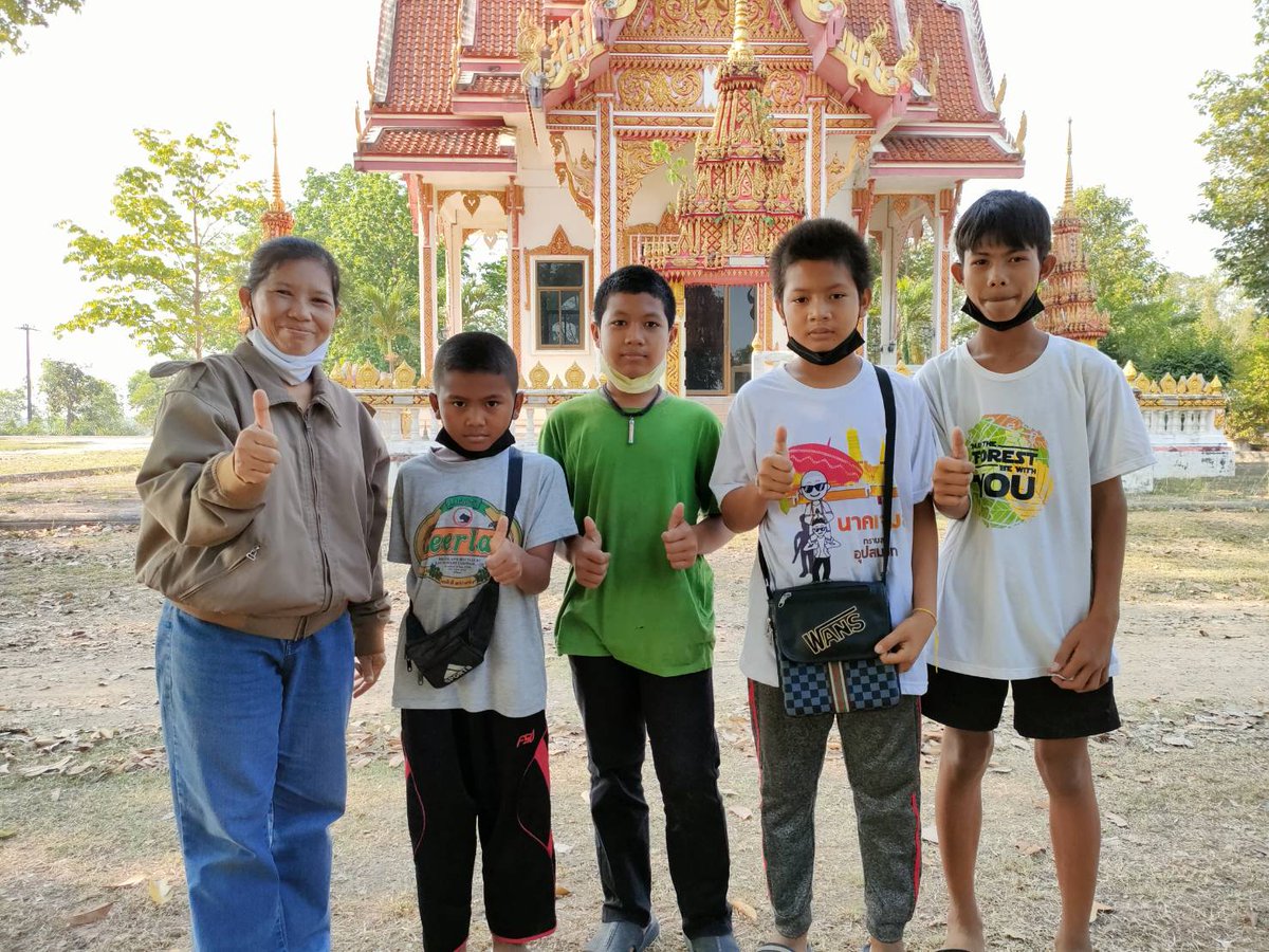 Psanitwong's tweet photo. อนุโมทนาบุญชวนบวช จ.สุรินทร์
ติดตามสามเณรเก่าที่เคยบวชมาแล้วทุกปี โดยน้อง 2 คน ไปตามเพื่อนมาบวชเพิ่มด้วย..ได้ 5 คน นำบุญมาฝากจ้า

ปิดเทอม เติมธรรม 2565
27 มี.ค.-9 พ.ค. 
บวช.com
9-10เม.ย. พิธีขอขมา/รับบาตร-ผ้าไตร/พิธีบรรพชา

#สามเณรฤดูร้อน #บวช #สามเณร 
โทร.02-831-1234 https://t.co/ApS5e2Kyt6