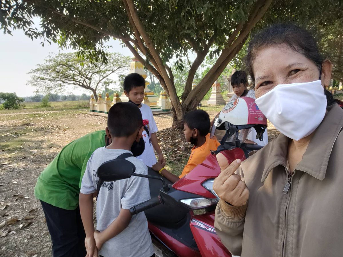 Psanitwong's tweet photo. อนุโมทนาบุญชวนบวช จ.สุรินทร์
ติดตามสามเณรเก่าที่เคยบวชมาแล้วทุกปี โดยน้อง 2 คน ไปตามเพื่อนมาบวชเพิ่มด้วย..ได้ 5 คน นำบุญมาฝากจ้า

ปิดเทอม เติมธรรม 2565
27 มี.ค.-9 พ.ค. 
บวช.com
9-10เม.ย. พิธีขอขมา/รับบาตร-ผ้าไตร/พิธีบรรพชา

#สามเณรฤดูร้อน #บวช #สามเณร 
โทร.02-831-1234 https://t.co/ApS5e2Kyt6