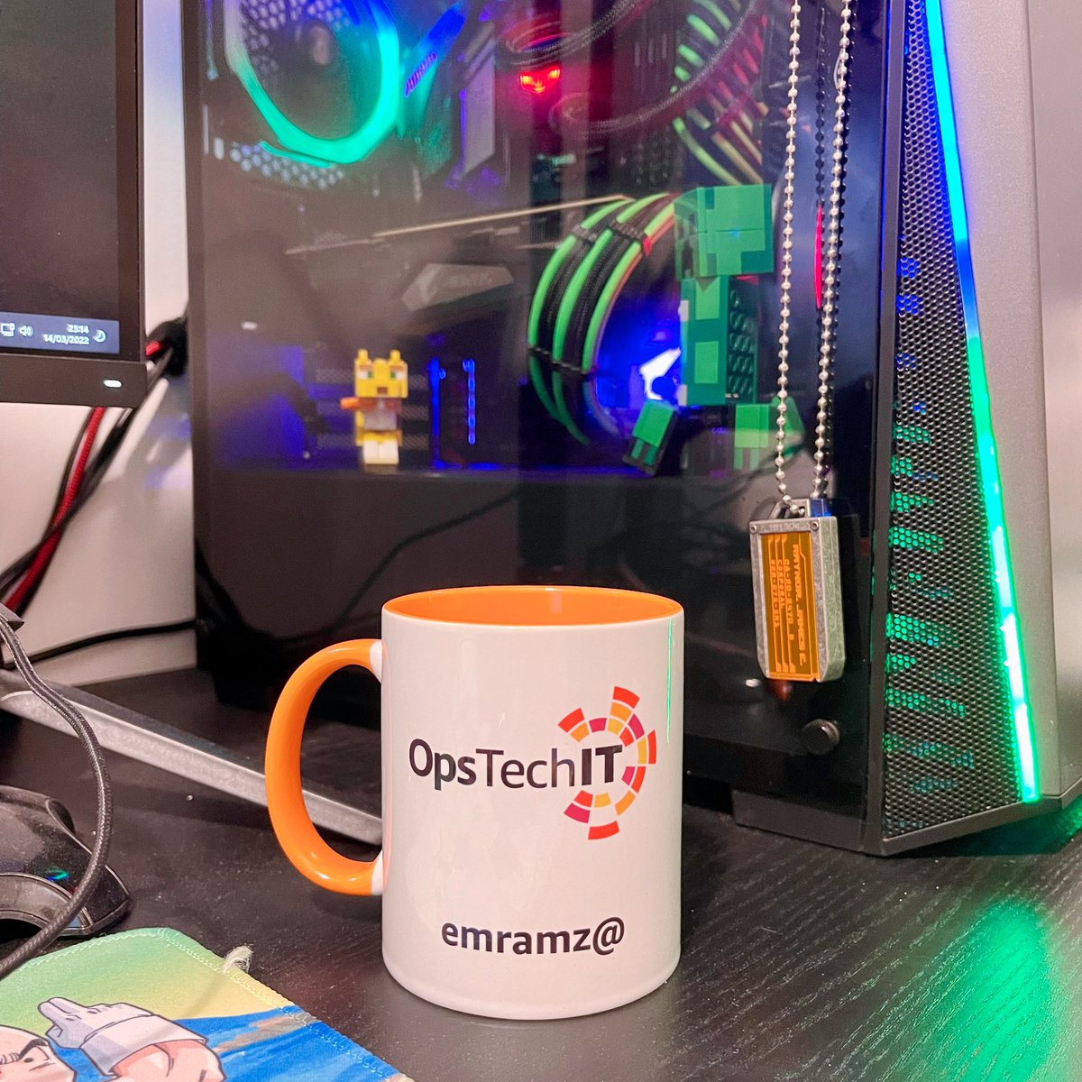 Sylv3r83's tweet photo. Ya puedo tomar café como todo un profesional de IT.

#OpsTechIT #BCN1 #DeliveringSmiles https://t.co/8XwD2DyHlw