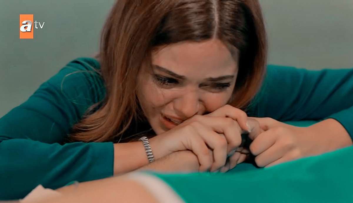 TalyaArg's tweet photo. ¡Intentalo una vez más por favor una vez más no! ¡Yilmaz no me dejes por favor no! 

No... 

GRACIAS UGUR GUNES #Zuleyha https://t.co/vXgDX1pJCi