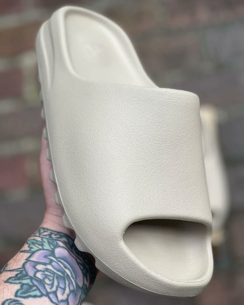 yeezy tyrian on feet