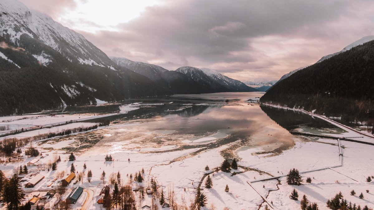 StewartTourism's tweet photo. This view 😍 
#StewartBC #exploreBCnow #helloBC #travelphotography #NorthwestBC #Canada #BritishColumbia https://t.co/27RKmLYuRW
