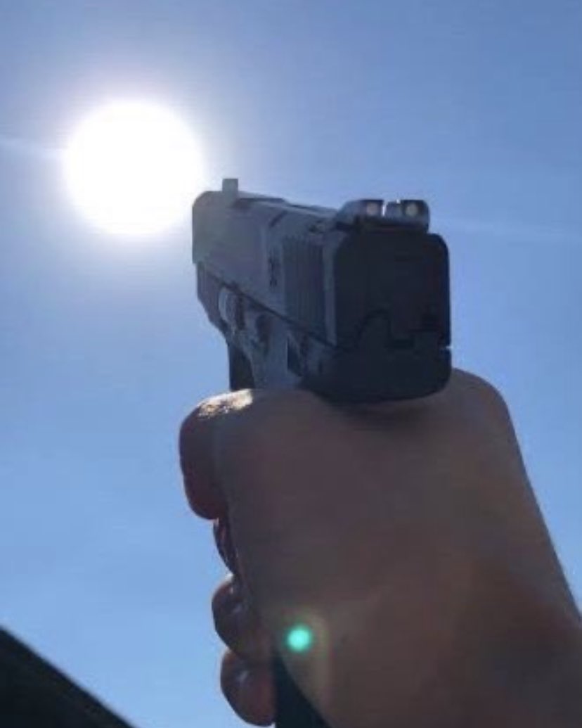 hoeforstucky's tweet photo. IS THE SUN BOTHERING YOU MY KING https://t.co/SpDvfOlIBw