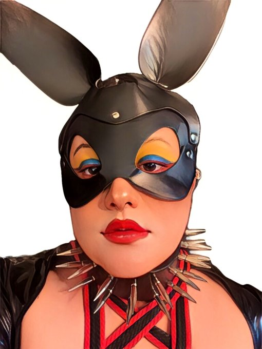 Work was fun today! I got to relish in my culture collabing with work! Viva, Colombia! @mrropestuff was<a href="/tag/colombiana"class="tags"><span>#colombiana</span></a><a href="/tag/colombia"class="tags"><span>#colombia</span></a><a href="/tag/paisa"class="tags"><span>#paisa</span></a><a href="/tag/viterbe%C5%84a"class="tags"><span>#viterbeńa</span></a><a href="/tag/vite"class="tags"><span>#vite</span></a>