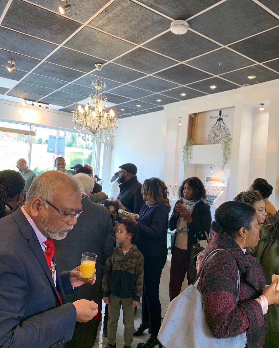 Regency Brides tweet media