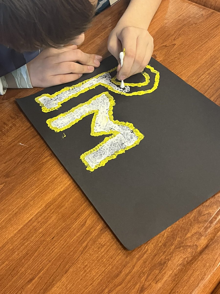 Students created pointillism masterpieces while celebrating Pi Day! #artandmath <a href="/HambrightElem/">Hambright Elementary School</a> <a href="/pennmanor/">Penn Manor SD</a>