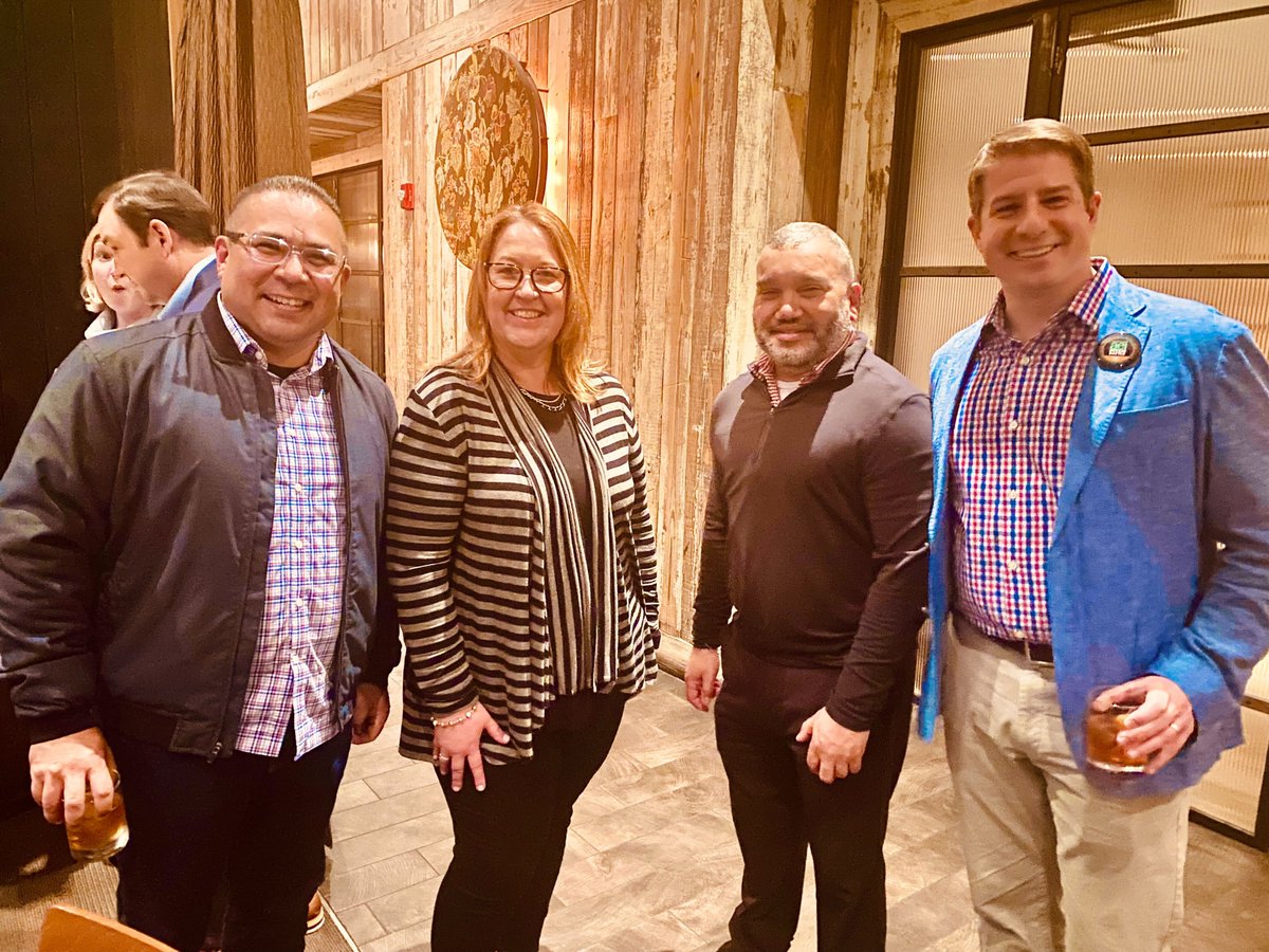 Bright_MLS's tweet photo. #TeamBright had a great weekend connecting with some of the Brightest Association Leaders at #NARAEI2022
#AEInstitute #BrightOnTheRoad https://t.co/SgTPUDpm62