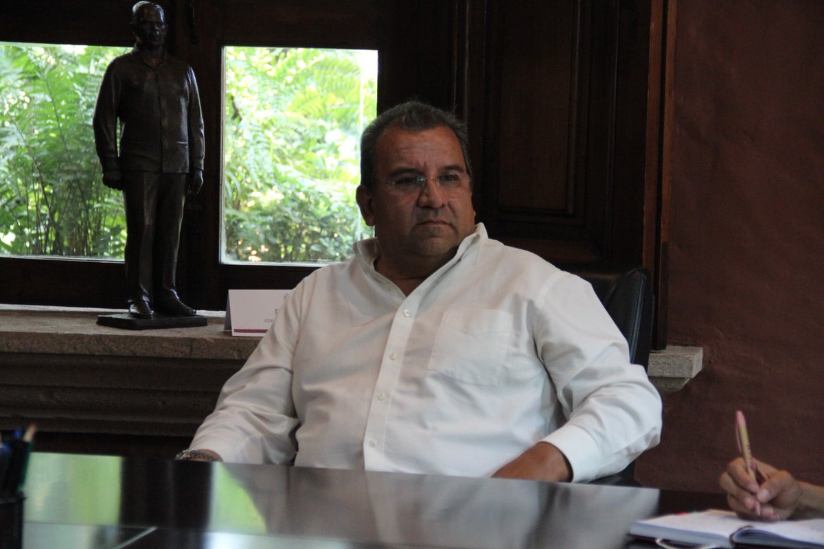 CmicMichoacan's tweet photo. Encabezados por nuestro Presidente Antonio Tinoco, reconocemos la apertura y cooperación del Secretario para establecer estrategias y continuar #ConstruyendoMichoacán. https://t.co/Eb4KjbYwbe