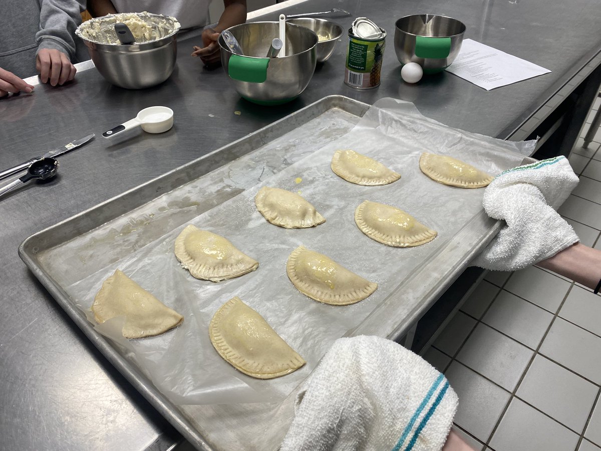 Had a great day working with #GibbonsHOLA! These empanadas are sure to make your mouth water🤤 Thanks to all who came out and helped clean after!!👨🏻‍🍳