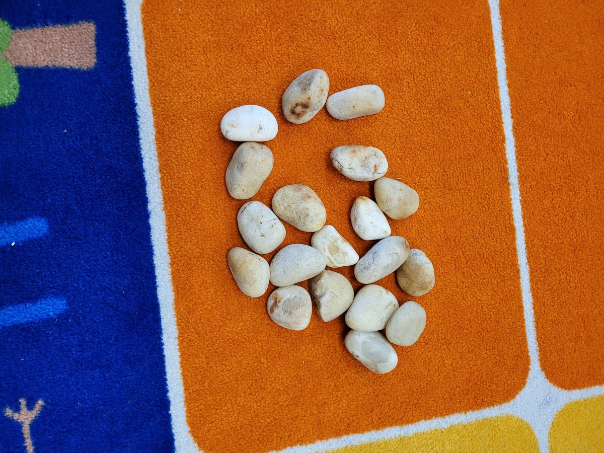IvoreneS's tweet photo. We are studying "Rocks" in Science! My kids took these rocks and turned them into beautiful work of art! My first graders are amazing @ParticipateLrng @es_parkside #unitingourworld #ambassadorteachers https://t.co/55KaMz6jeC