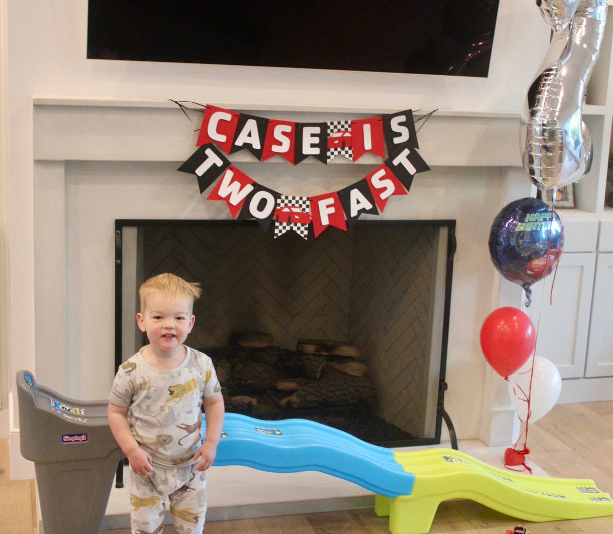CoachSchlabaugh's tweet photo. Guess what #BomPa bought Casen for his 2nd Birthday today? Breaking it out this evening when we FaceTime him. Lots of rebounding for him the next time I'm in Phoenix. #BucketMaker https://t.co/eVoDDqGTf6