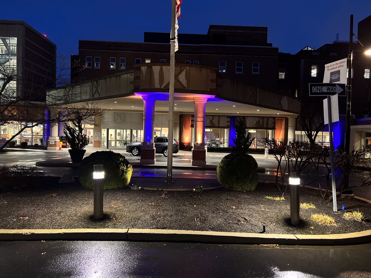 RWJSomerset's tweet photo. #RWJSomerset is lit in blue and yellow to show our solidarity with Ukraine 💙💛 https://t.co/qWwZpPg322