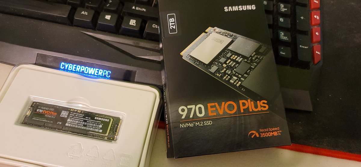 MagicFlyNPotato's tweet photo. New SSD drive arrived ($500 for only $200 deal!) Now the fun begins!
#2TBssd #970evoplus
#Samsung https://t.co/C2Q1fJ7vKc