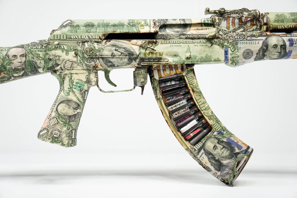 danawhite's tweet photo. Many of you have seen my AK-47 art piece. This is a new one done by @BranSymondson. The detail is INCREDIBLE https://t.co/NswwG7DkYb