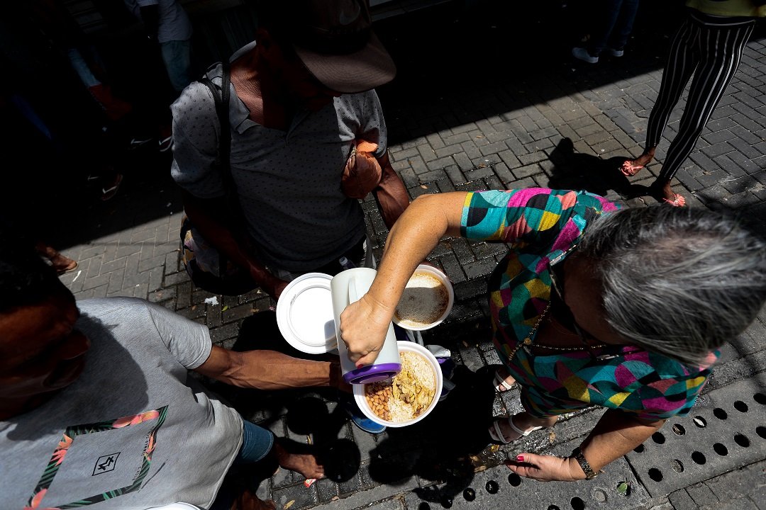 arnaldosete's tweet photo. As pessoas que vivem em situação de rua no centro do Recife parece aumentar a cada dia. Apesar da imprecisão estatística é perceptível que a maioria dessas pessoas são mulheres idosas ou de meia idade.
Segundo o Ipea a população de rua no Brasil aumentou 140%. https://t.co/sDbZznXAuP
