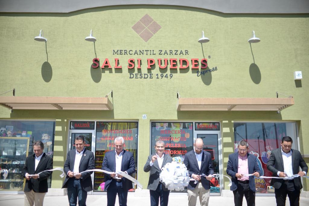mrikelme's tweet photo. Un gusto acompañar a la familia Zarzar en la apertura de una nueva sucursal de “Sal si puedes”, tienda emblemática de la ciudad de Torreón fundada en 1949 por Don Elías Zarzar y Doña Hilda. (1/2) https://t.co/9hiTILHtcv