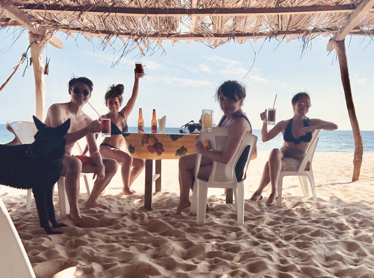 lifeofcyn's tweet photo. Leaving gorgoues Marquelia with so many wonderful memories with fabulous friends! #NFTCommmunity @Arthouse_art @FRAGMENTS_FORMS @ViolettaPJones @Henrikaau @LaurenceFuller @pani_santiago @DanielMartinNL https://t.co/cx5jCoRYh9