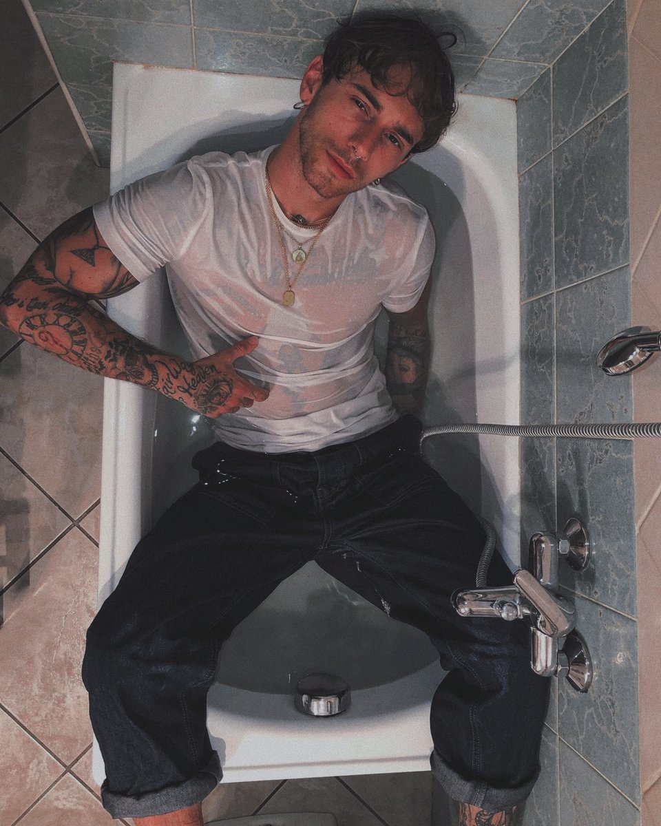 fxxxin_l00ser's tweet photo. ❝Nɪɢʜᴛ sᴛᴀʏ ᴀᴛ ʜᴏᴛᴇʟ﹖ Wᴏᴜʟᴅ ʙᴇ ғᴜɴ ᴡɪᴛʜ ɴᴏ ᴏɴᴇ ᴀʀᴏᴜɴᴅ❞

          ♱ 𝟐𝟑𝖞𝖔 ❙ 𝖍𝖔𝖒𝖔𝖘𝖊𝖝𝖚𝖆𝖑 ❙ 𝖋𝖗𝖆𝖙𝖇𝖔𝖞
          ♱ 𝖙𝖔𝖕; 𝖉𝖔𝖒; 𝖗𝖔𝖚𝖌𝖍𝖘𝖊𝖝; 𝖒𝖔𝖗𝖊... 
          ♱ #𝕾𝖊𝖝𝕽𝖔𝖑 #𝕲𝖆𝖞𝕽𝖔𝖑 #𝕱𝖗𝖊𝖊𝕽𝖔𝖑

 ↳ 【↻ + ♡】 https://t.co/D4E2lGYl4V