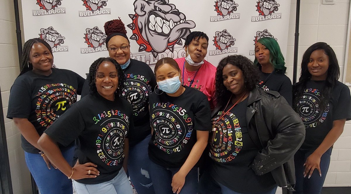 CCPSMathDept's tweet image. Looking good @BabbMiddle 
#HappyPiDay #PiDay