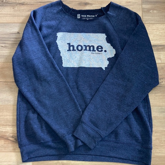thechicbirdie's tweet photo. So good I had to share! Check out all the items I'm loving on @Poshmarkapp #poshmark #fashion #style #shopmycloset #americaneagleoutfitters #thehomet #hollister: https://t.co/pVs3khpKME https://t.co/skbE2CzdaO