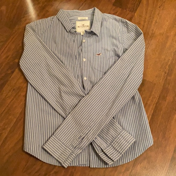 thechicbirdie's tweet photo. So good I had to share! Check out all the items I'm loving on @Poshmarkapp #poshmark #fashion #style #shopmycloset #americaneagleoutfitters #thehomet #hollister: https://t.co/pVs3khpKME https://t.co/skbE2CzdaO