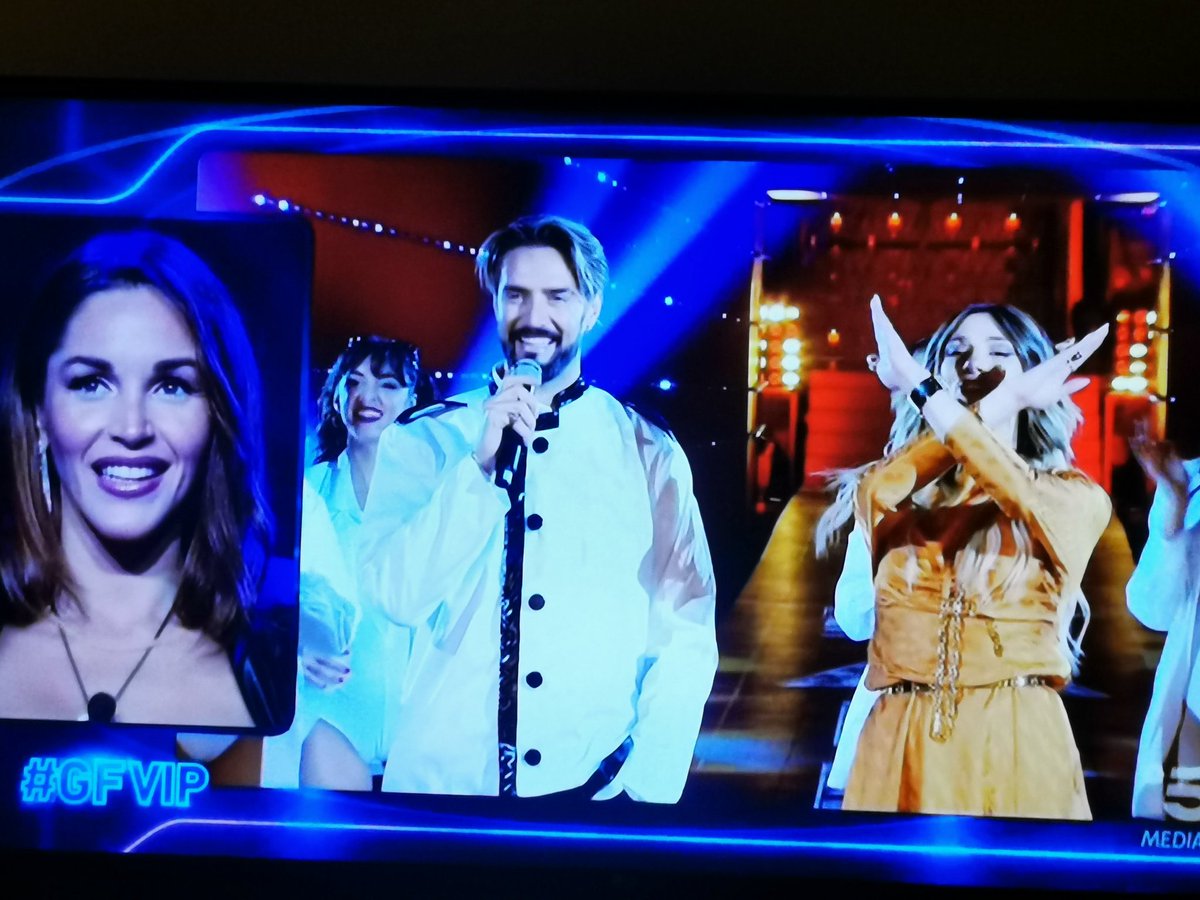 MadMonkey1990's tweet photo. Non io che pensavo di aver raggiunto l'apice dell'imbarazzo con l'esibizione della moglie di Giucas.. E invece no.

#Gfvip https://t.co/mK76BF5Rdq