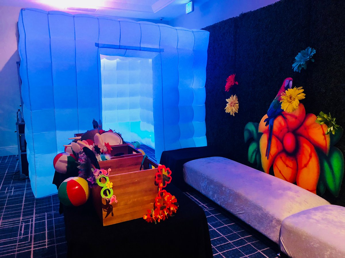 WSPhotoBooths's tweet photo. LED Booth + Fun Props = Color Us Happy! ❤️🧡💛💚💙💜
.
.
.
#TRUECOLORS #ledphotobooth #laphotobooth #ocphotobooth #socalphotobooth #quote  ⁠#LosAngelesPhotobooth ⁠#photoboothrental #weddingphotobooth #weddinginspiration #EventPlanner ⁠#WeddingGoals #USA https://t.co/7LVSzgSdvg
