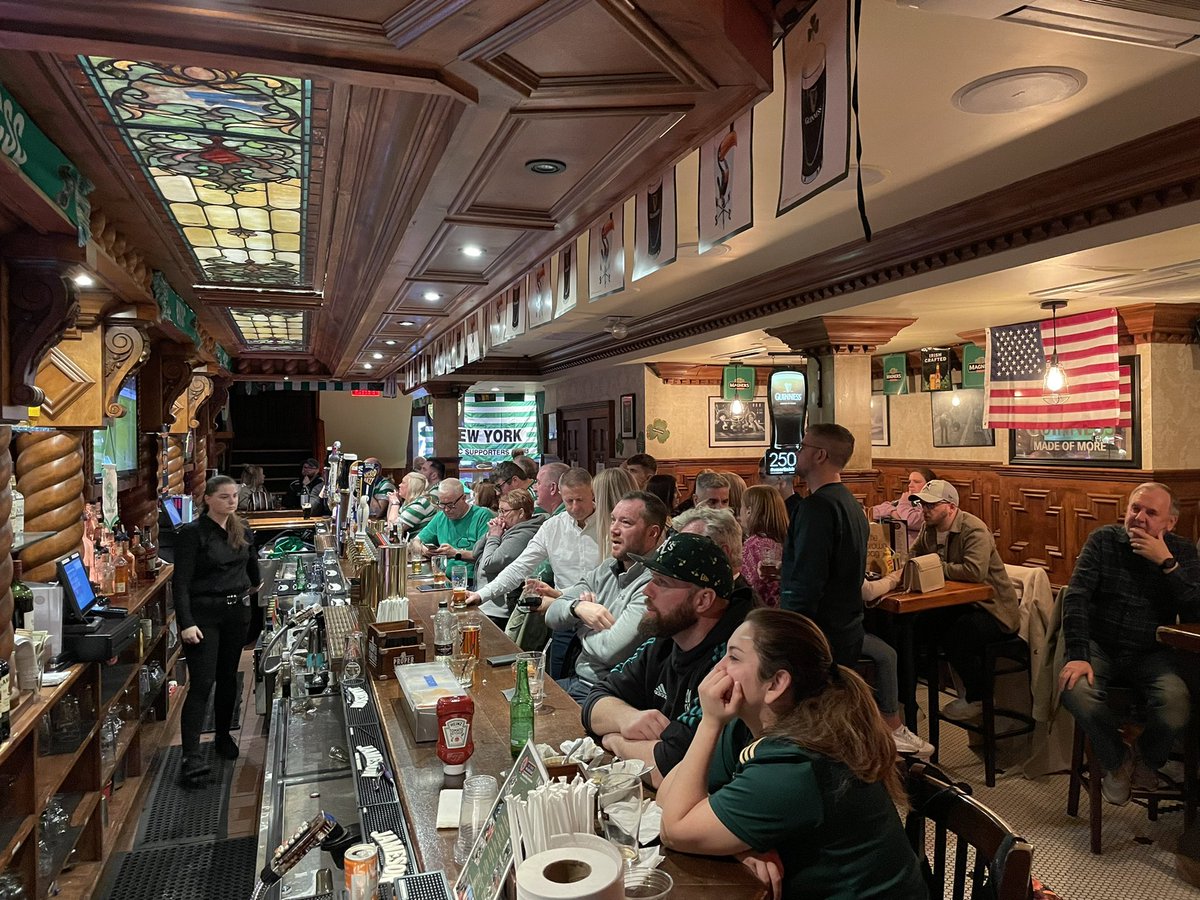 nyceltic's tweet photo. Goodnight from New York. 🍀Great win and fab seeing everyone. 🍀🗽See you early Saturday. Doors open 9.30am.🍀 https://t.co/HDrz6whVYh