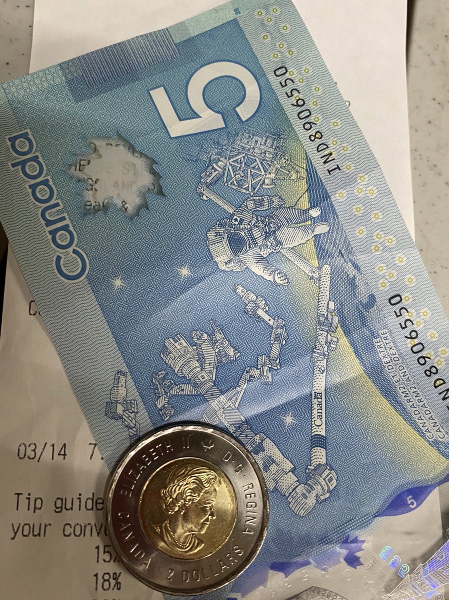 YoungbloodMTG's tweet photo. This was one of my tips today… I… I live in Boston…

Lets ignore that it was a 7% tip IF this exact amount was USD…

#serverlife #restaurantstory #serverprobs https://t.co/AKXuPWgngs