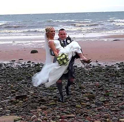 UltimateMoments's tweet photo. Gillian didn't want to get her dress or shoes dirty whilst down at Seamill beach....so there was only one thing for it.......

Moments you will cherish forever........
https://t.co/6f8Qd2kf6b https://t.co/Hqrzm4YrxP