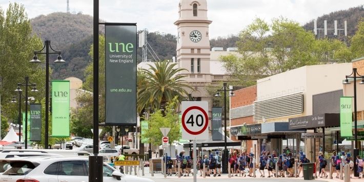 UniNewEngland's tweet photo. UNE has just executed a funding deed with NSW Govt to develop a campus in #Tamworth. This finalises the govt’s commitment of $26.6m to build UNE Tamworth Central under #RestartNSW &amp; supported by contributions from Tamworth Regional Council + $20m from UNE: https://t.co/Cww0pEUx44 https://t.co/zfnFkCKjuV
