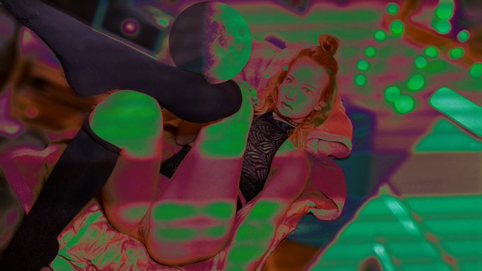 Like the moon, half of my heart will always love the darkness https://t.co/ftLkidkpJ0