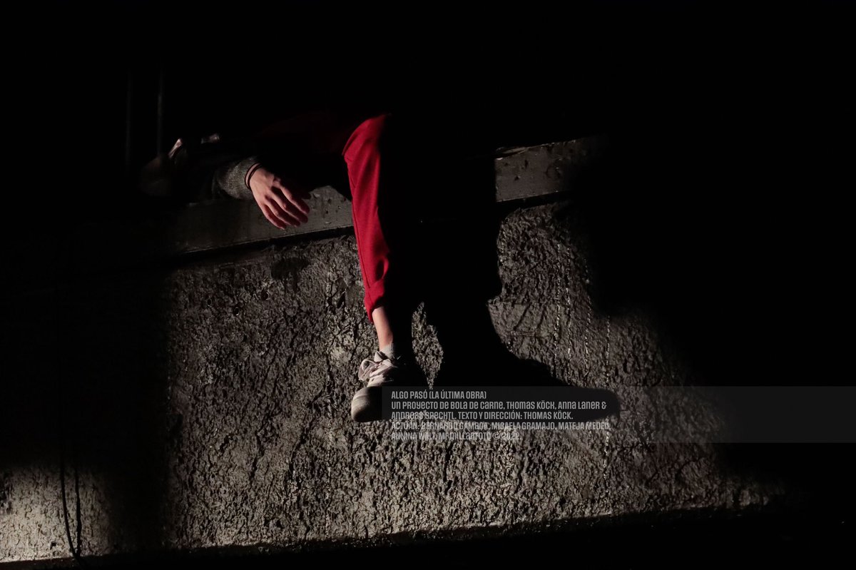 ALGO PASÓ (LA ÚLTIMA OBRA). ¿Se puede [“ser”] después de las acciones perpetradas? Texto y dirección: Thomas Köck.    
millanfoto.com/algo-paso-la-u…
<a href="/Teatroboladecar/">Teatro bola de carne</a> @ACPT_Mex #mfmillanfoto #millanfoto <a href="/teatrounam/">Teatro UNAM</a>