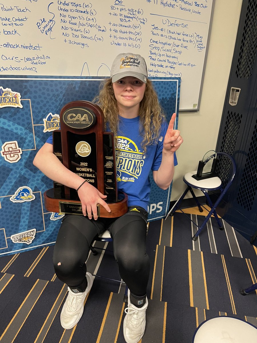 lizeoleary's tweet photo. never want this feeling to end🏆💍 #champs https://t.co/1L3cTPlW3E