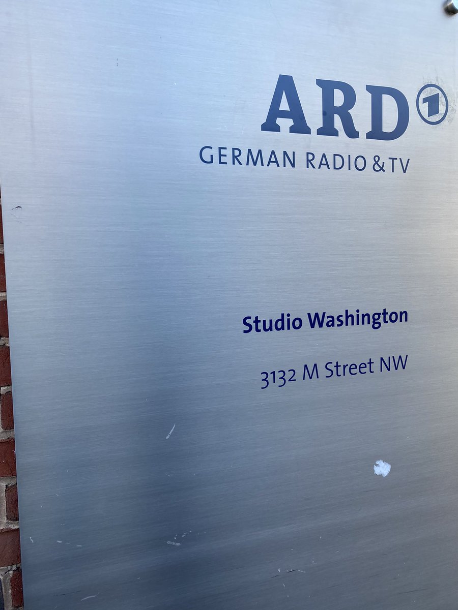 h2journalismus's tweet photo. Meeting the ARD in Washington @CBuckenmaier @KatrinBrand https://t.co/Q2C52gRcS2