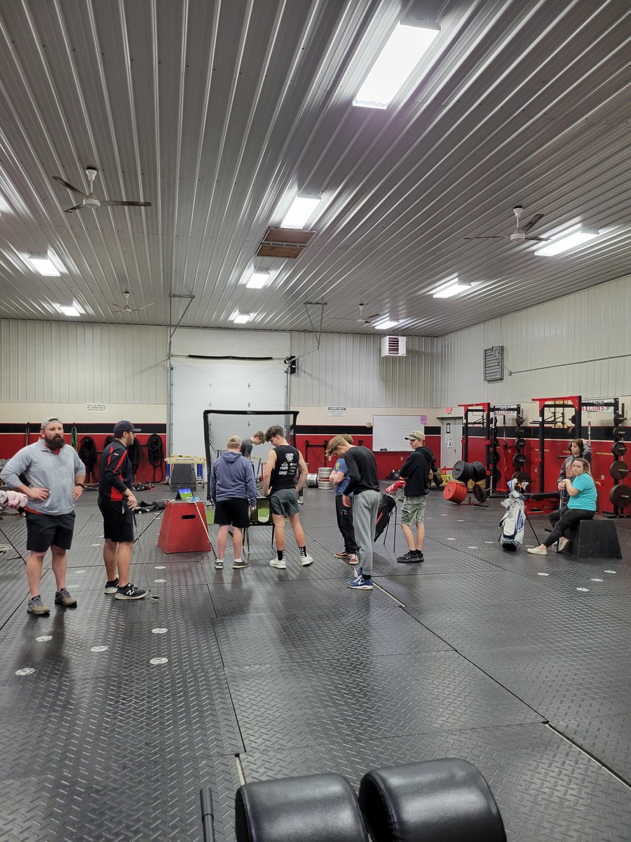FuhsGolf's tweet photo. Really nice turnout this evening for golf.
Way to go everyone!!! https://t.co/LNE2JhQGc1
