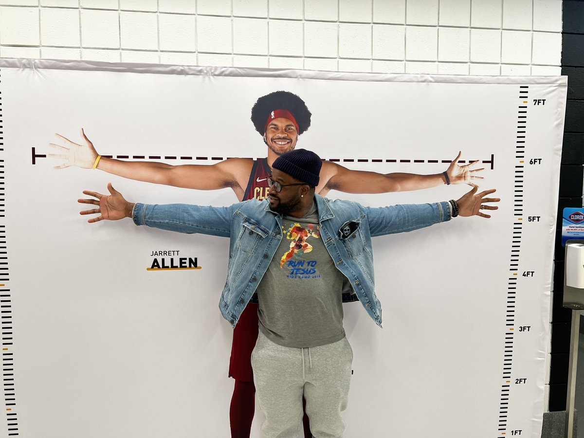 Surprise date night!! #cavslove #gocavs #LetEmKno #LetEmKnow