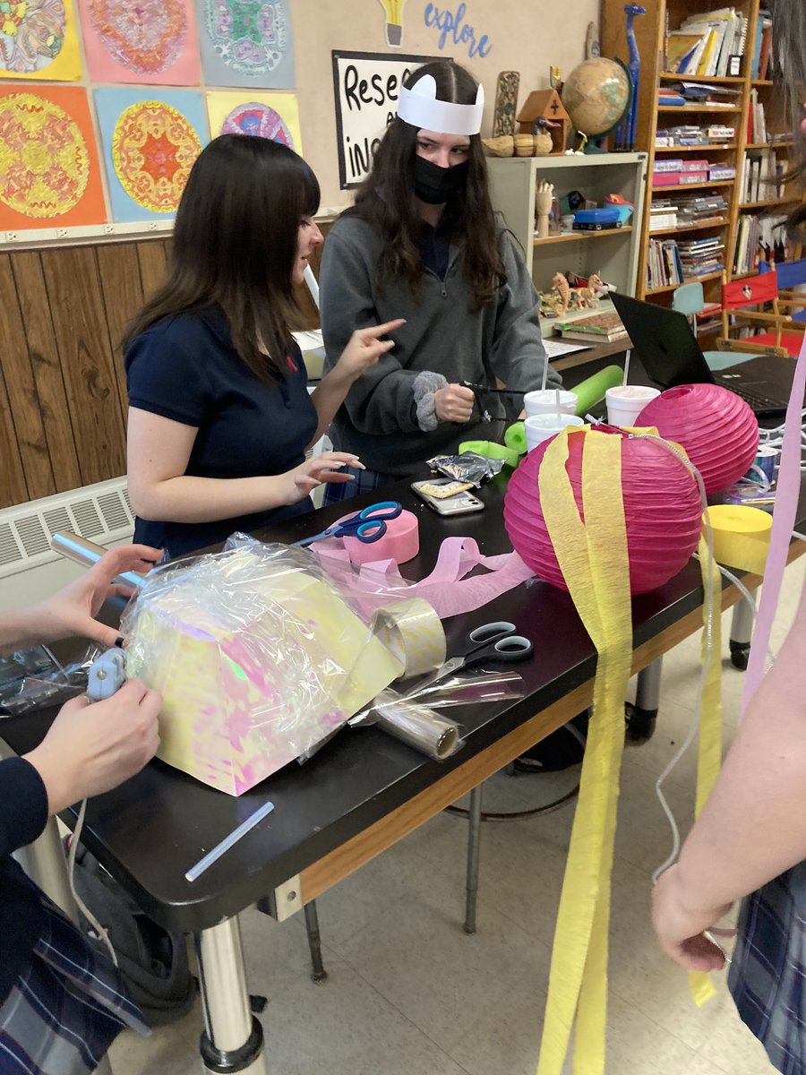 ArtontheMOUNT's tweet image. All hands on deck making decorations for @MtStCharles Little Mermaid production. Tossed out supplies &amp;amp; let them get to work! #studentdesigned @eluthermusic