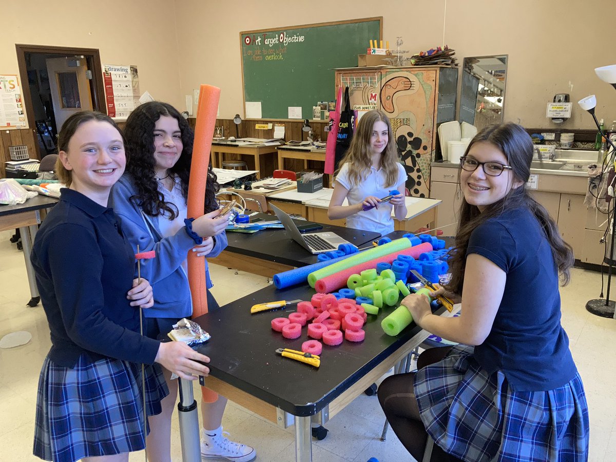 ArtontheMOUNT's tweet image. All hands on deck making decorations for @MtStCharles Little Mermaid production. Tossed out supplies &amp;amp; let them get to work! #studentdesigned @eluthermusic