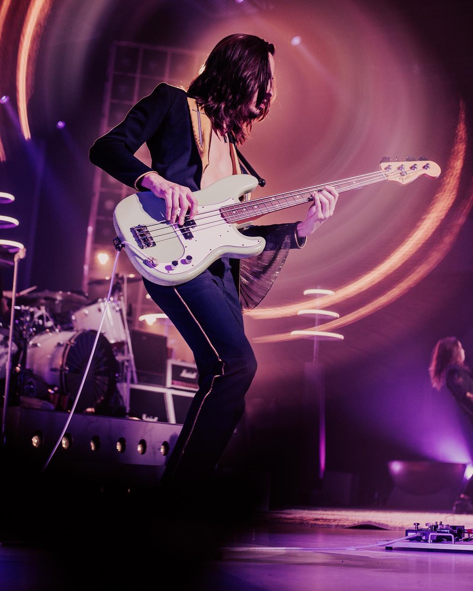 GretaVanFleet's tweet photo. This first weekend of Dreams In Gold was invigorating. It feels glorious to be with you again. https://t.co/uLuPGt7GVd