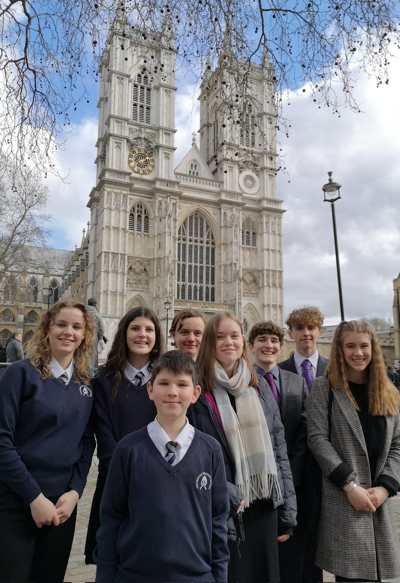 A final pic from our wonderful trip to London. Such a great time sightseeing & attending the #CommonwealthDay service @wabbey. Great bunch of ambassadors for @AHSYork @AHSSixth_Form @PathfinderMAT @DioceseOfYork @CottrellStephen. Fun day as Chaplain @C4Chaplaincy @ABYyouthtrust
