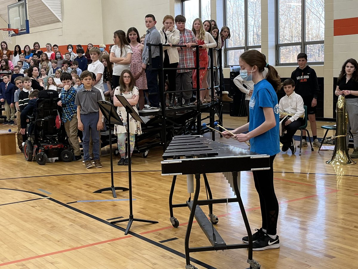 LIS_MrsCarter's tweet photo. A BIG thank you to Mrs. Stagg, Mr. Huening, Mrs. Bierkan, Mrs. Power and Mrs. Tempfli for all their hard work to make tonight a success.  @LIS_MrHart #beLOVEland https://t.co/jKivekzgsQ