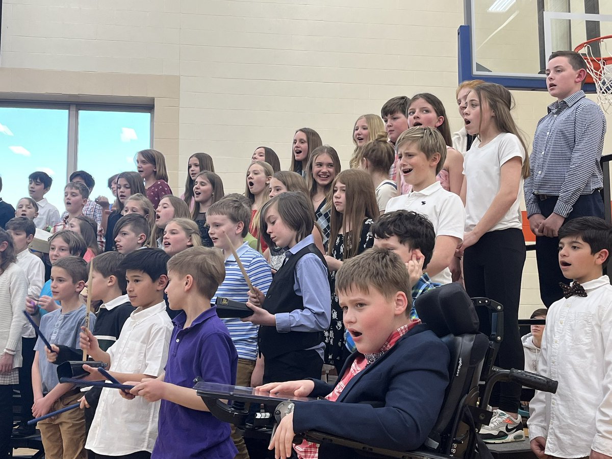 LIS_MrsCarter's tweet photo. A BIG thank you to Mrs. Stagg, Mr. Huening, Mrs. Bierkan, Mrs. Power and Mrs. Tempfli for all their hard work to make tonight a success.  @LIS_MrHart #beLOVEland https://t.co/jKivekzgsQ