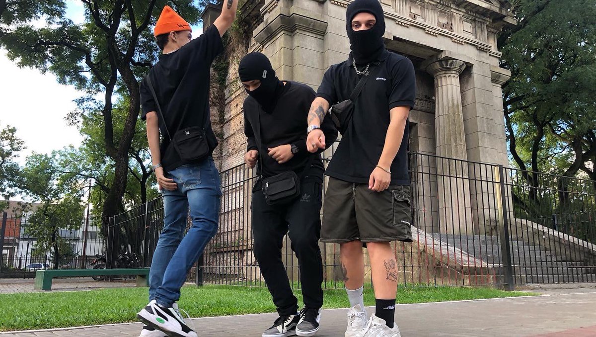VeedRon's tweet photo. Keep streaming #NOTRENDING❤️🔥
https://t.co/LRjDV6Vesk https://t.co/OGlqFg2a75