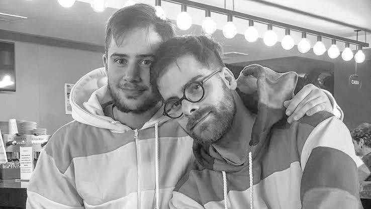 anitta_queenn's tweet image. Nós lutamos juntos..... não um contra os outros glr, chega ser nojento saber que a maioria dos comentários vieram da própria comunidade,e parem de atacar o Pedro!!!
Que o paulo descanse em paz 🖤🖤
#popovaz