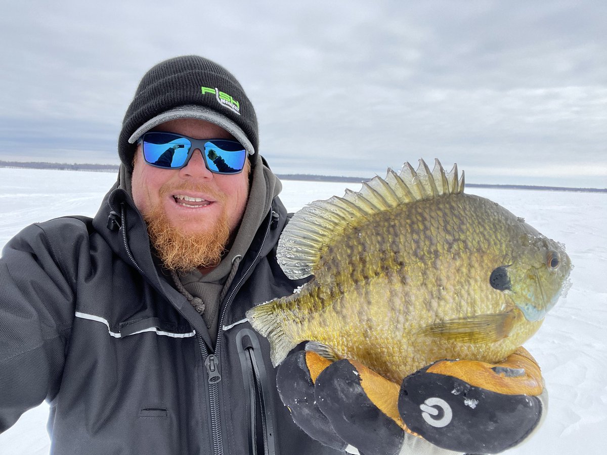 brobull's tweet image. #FishMonkey #Mondays #catchthemonkey 🥶🎣🙉🧤🧤, B🎣🥶 @FishMonkeyGear #icefishing #fun