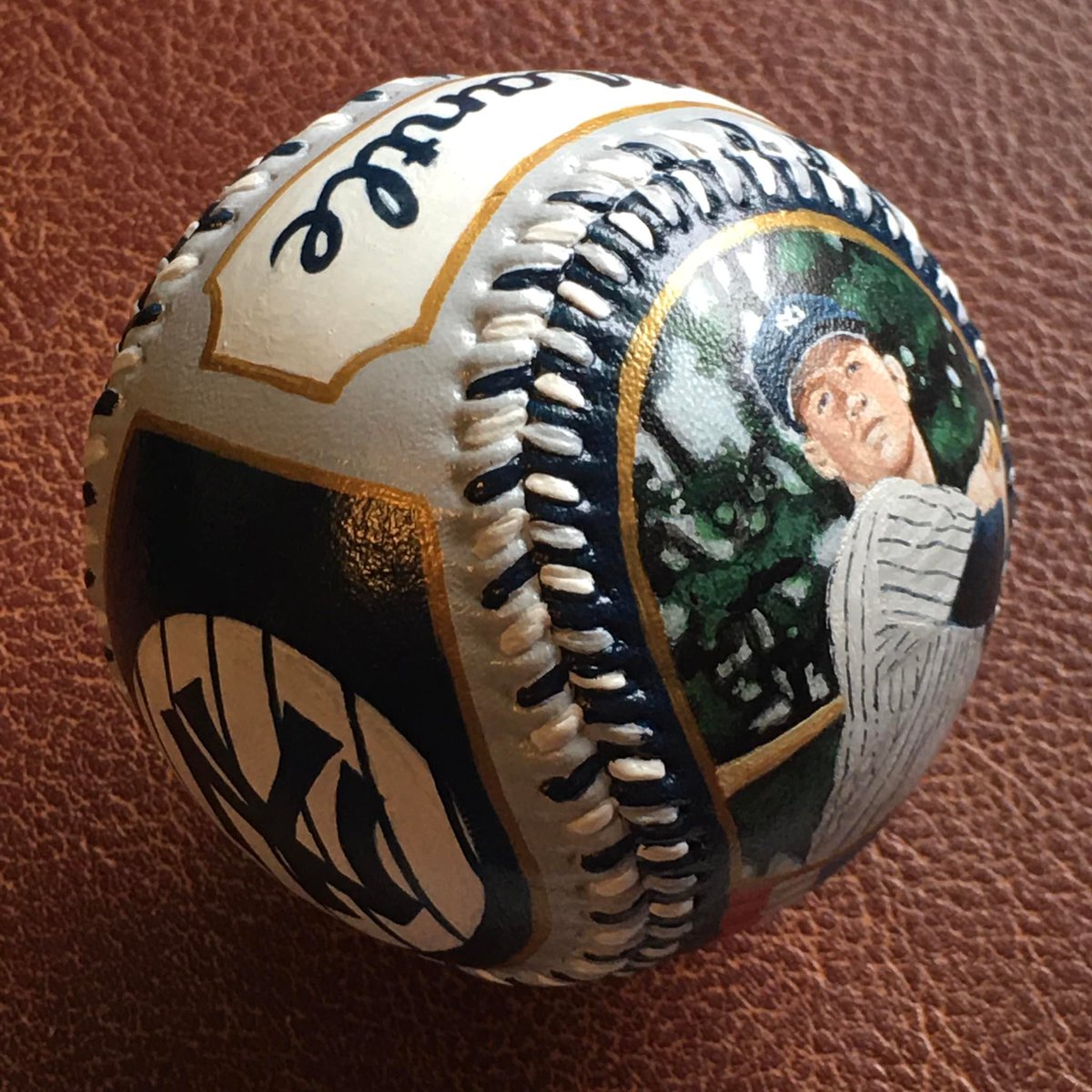 AgFredricksen's tweet photo. Mickey Mantle hand painted ball- Commissioned. 
@Yankees @MLB #Yankees #NY #MickeyMantle #baseball #baseballart #NYYankees #mlb #vintagebaseballcards #cardcollecting https://t.co/GXv4SBYRmu