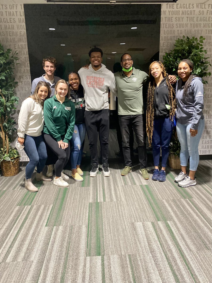 EMU_SASS's tweet photo. 🦅’s take part in the Next Season Program to prepare for life after sport

Thanks @iam_jonathanorr &amp; @USMC for spending the day with us 💯

#EMUEagles | #EagleImpact https://t.co/WmBZ8frxyn